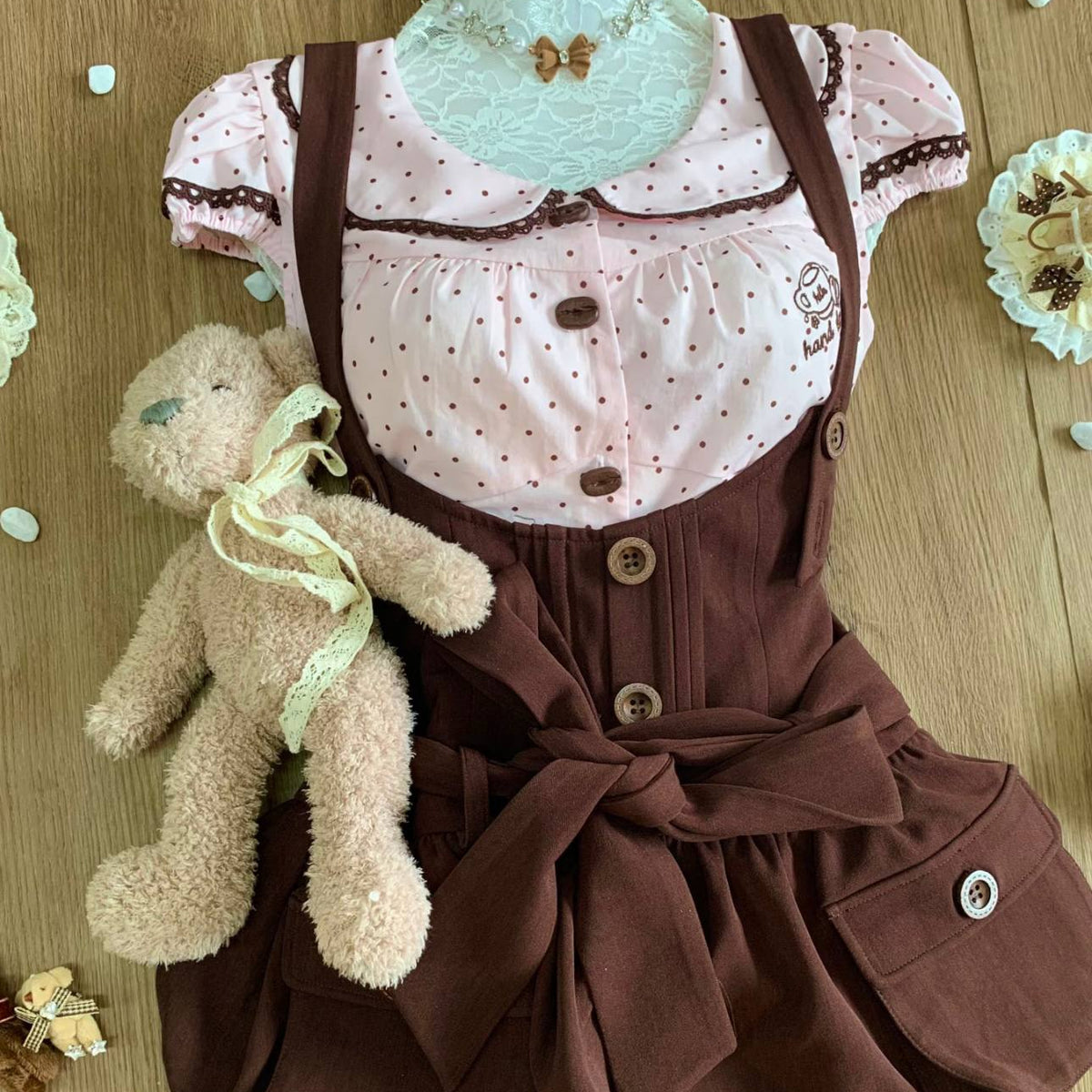 Polka-dot Doll-collar