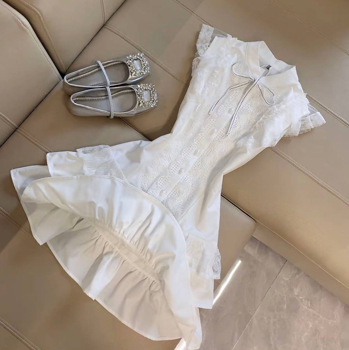 Lace Trimmed Bow-accented