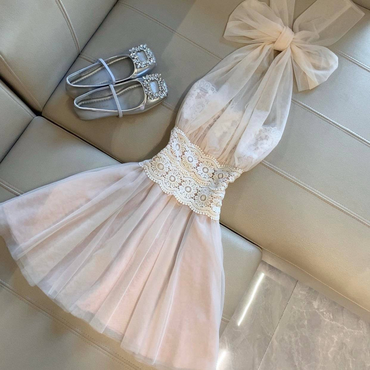 Multiple Styling Options Waist-cinching And Fluffy Skirt