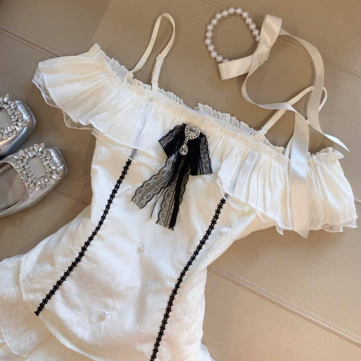Off-shoulder Bowknot Ruffle